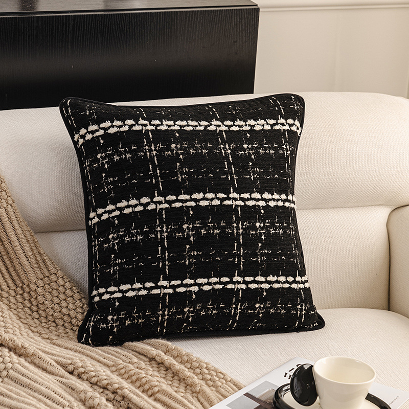 Nordic stílusú párna poliészter huzattal, PP gyapot töltéssel, testreszabható mintával, csíkos vagy egyszínű