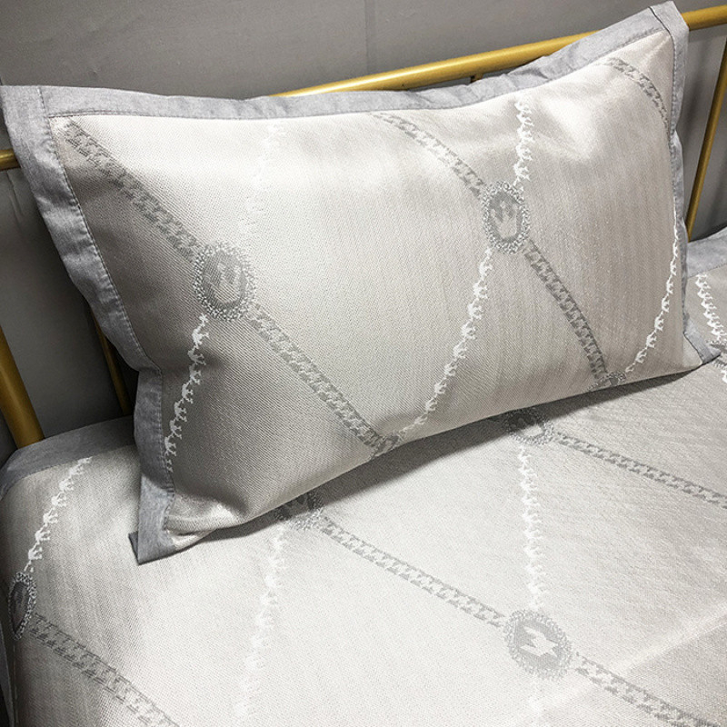 Párnahuzat — Poliészter (91–95%), Jacquard szövés, szálak festése (yarn-dyed), digitális nyomtatás