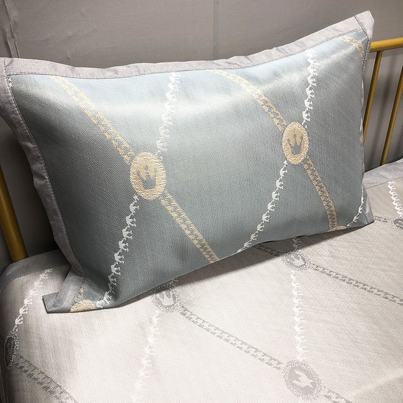 Párnahuzat — Poliészter (91–95%), Jacquard szövés, szálak festése (yarn-dyed), digitális nyomtatás