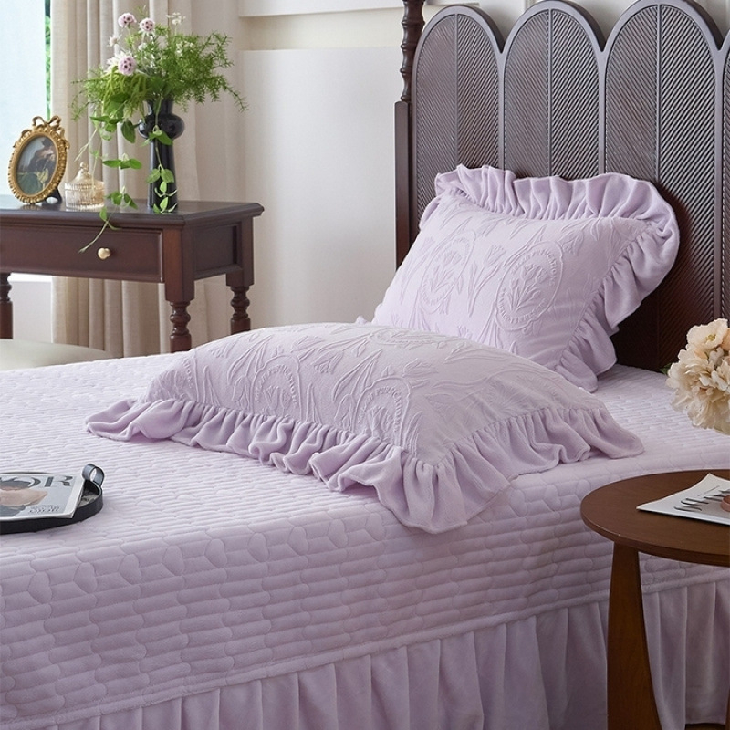 Četverodijelni set posteljine, princepski stil s izrezbarenim uzorkom, mliječni velur, zimska debljina