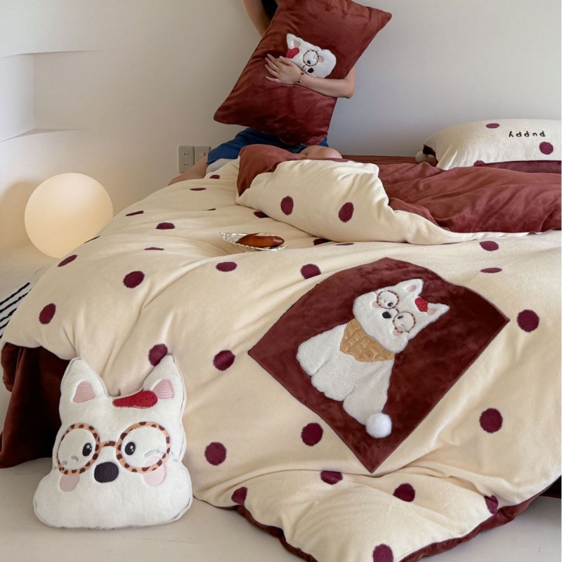 Milk Velvet 4-djelni set posteljine s Cartoon izvezenim motivom, zimska toplina