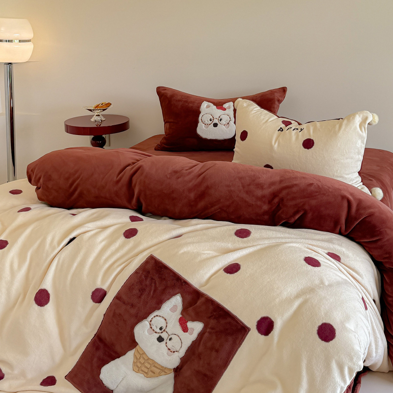 Milk Velvet 4-djelni set posteljine s Cartoon izvezenim motivom, zimska toplina