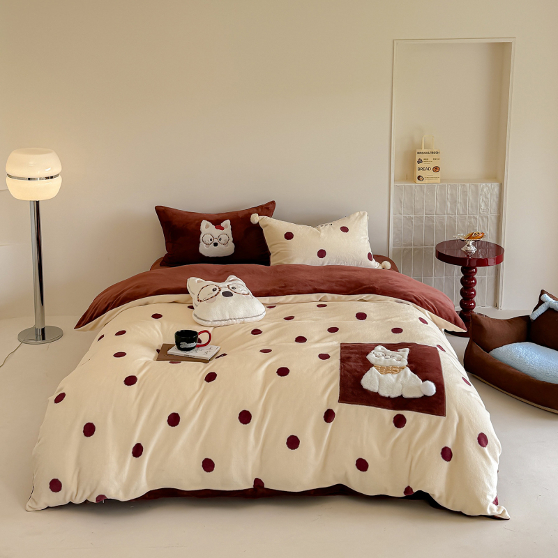 Milk Velvet 4-djelni set posteljine s Cartoon izvezenim motivom, zimska toplina
