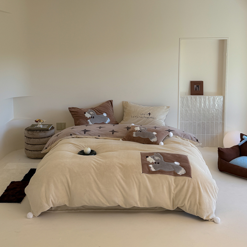 Milk Velvet 4-djelni set posteljine s Cartoon izvezenim motivom, zimska toplina