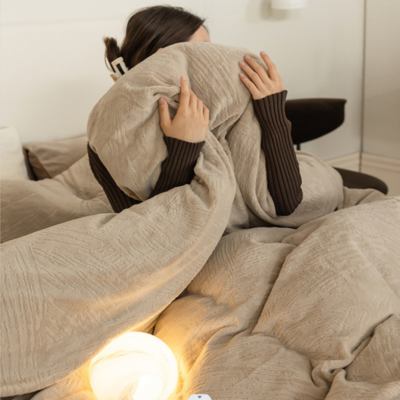 Milk Velvet četverodijelni set posteljine, luksuzan stil, jednobojni uzorak, bojenje reakcijom, masa 4000–4500 g