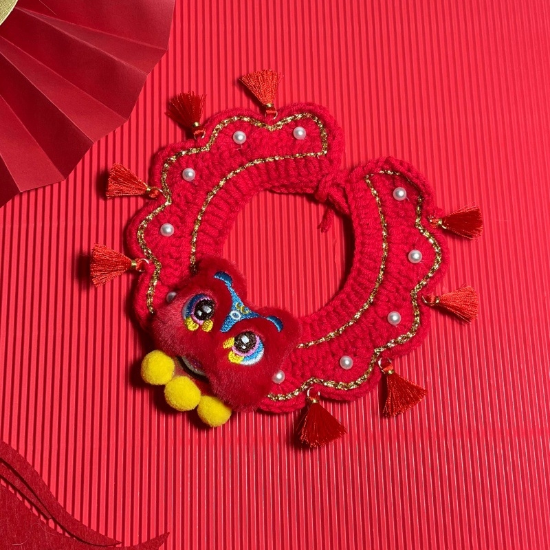 Dodaci za kućne ljubimce: šal-bib s alfabetnim uzorkom; poliesterski materijal; stil princeza vjetar; pogodno za razne festivale