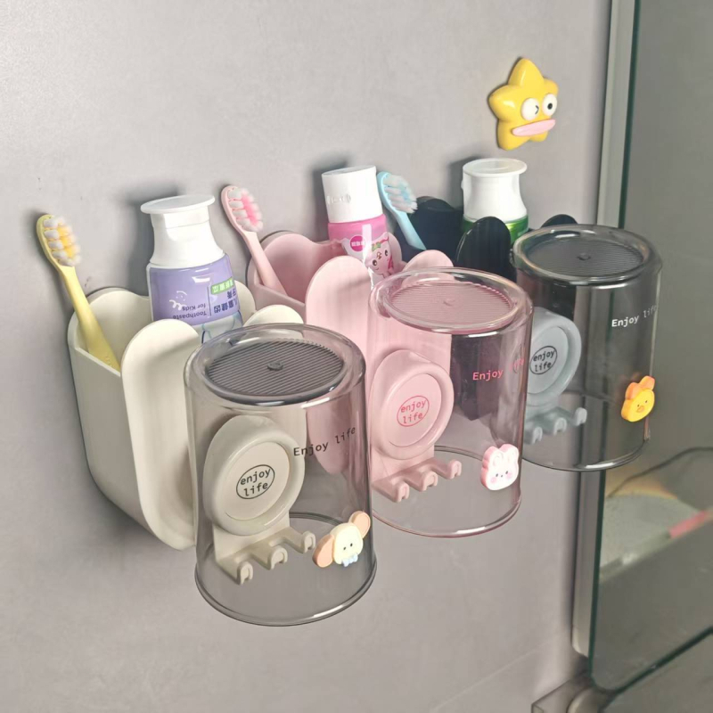 Nástenný držiak na zubné kefky so dvoma priehradkami a priestorom na pohár ústnej vody; plast, inštalácia bez vŕtania.