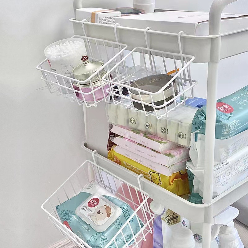 Pakārts režģa grozs no kalta tērauda uz plauktiem un uzglabāšanai