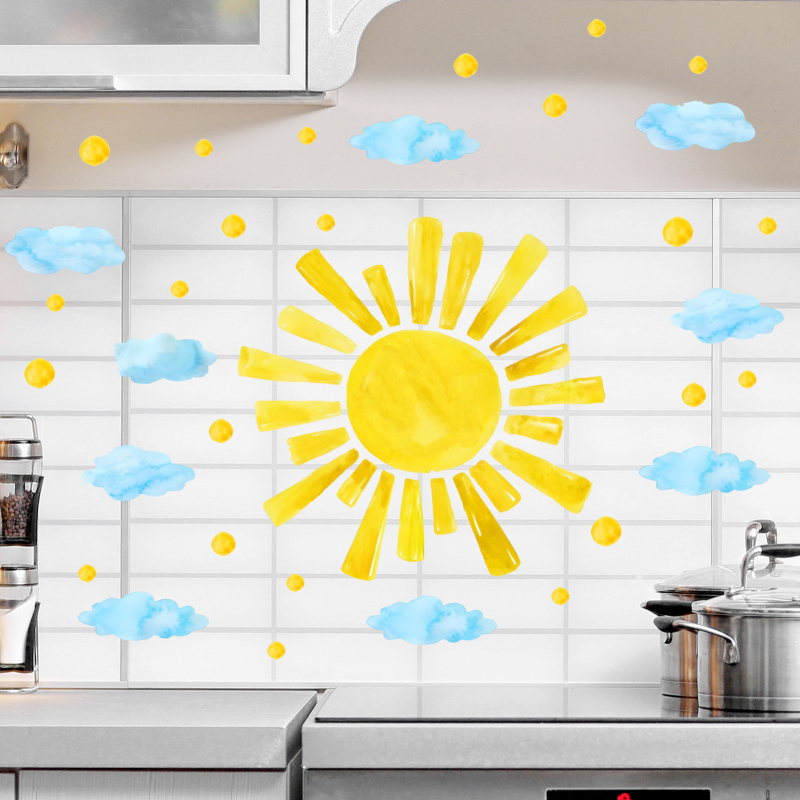 Sticker decorativ de perete pentru camera copiilor cu norii desenați și soarele; PVC, 1 bucată; pentru living, dormitor, birou; stil modern simplu