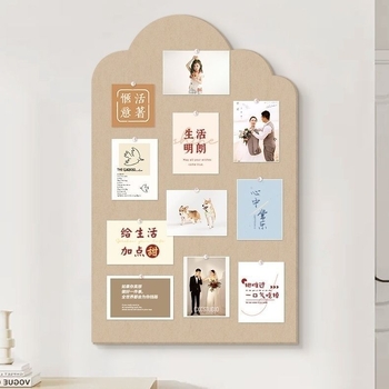 Autocolant de perete din fetru – decorativ, model Nori, material fibră poliesterică, funcții: înfrumusețare și izolare fonică, potrivit pentru living și studiu.