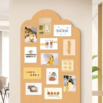 Autocolant de perete din fetru – decorativ, model Nori, material fibră poliesterică, funcții: înfrumusețare și izolare fonică, potrivit pentru living și studiu.