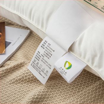 Ristkülikukujuline padja antibakteriaalse sojaproteiini kiudude täidisega (20%) ja polüestri kiududega (80%), padja südamik 100% puuvillast, mõeldud ühe kasutaja jaoks.