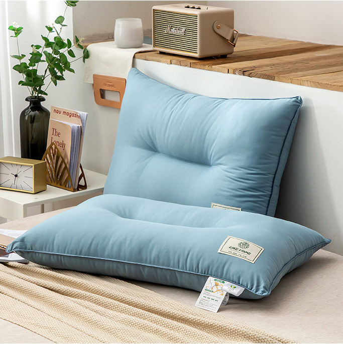 Ristkülikukujuline padja antibakteriaalse sojaproteiini kiudude täidisega (20%) ja polüestri kiududega (80%), padja südamik 100% puuvillast, mõeldud ühe kasutaja jaoks.