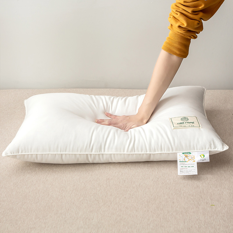 Ristkülikukujuline padja antibakteriaalse sojaproteiini kiudude täidisega (20%) ja polüestri kiududega (80%), padja südamik 100% puuvillast, mõeldud ühe kasutaja jaoks.