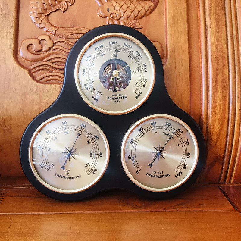 Стенно часовник с метеорологична станция, термометър, хигромер, барометър, прогноза за времето, прозрачно стъкло