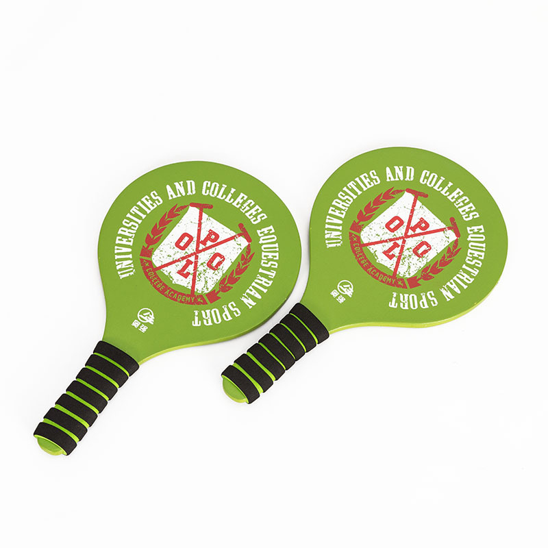 Drvena badminton raketa s poplar baznom pločom, pravolinijskog dizajna, ispisan logotip, prilagodljiva obrada