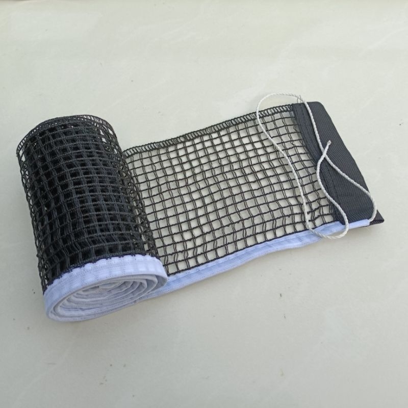 Lauatennisestatiiv võrguga ja pallide hoidjaga