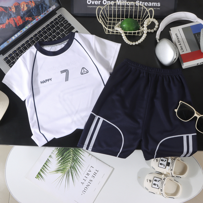 Divdaļīgs sporta komplekts zēniem, ātri žūstošs poliestera audums, īsām piedurknēm krekls un šorti, vecuma 7–12 gadi, vasara.