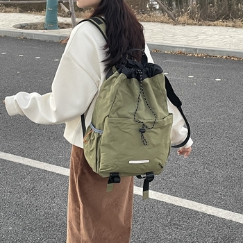 Unisex nylon ruksak za putovanja, planinarenje i vožnju — vodootporan, zatvaranje na zip, unutarnja pregrada za telefon i unutarnji sloj