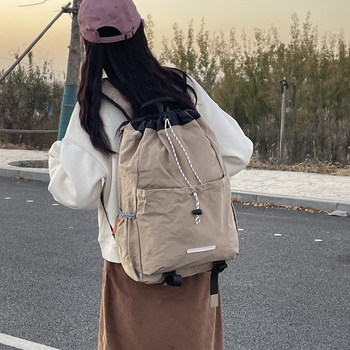 Unisex nylon ruksak za putovanja, planinarenje i vožnju — vodootporan, zatvaranje na zip, unutarnja pregrada za telefon i unutarnji sloj