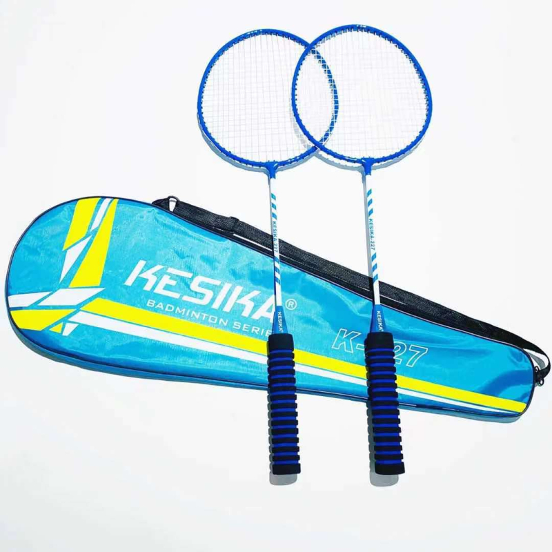 Coska rachetă badminton, cadru din aliaj ferros, greutate 95–100 g, grosime mâner G4, lovitură dreaptă