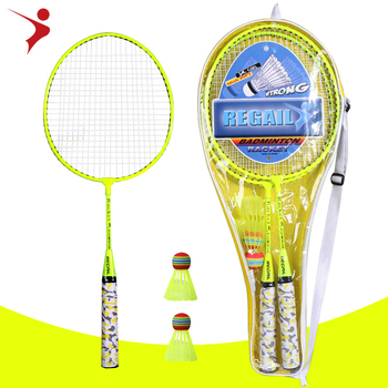 Regail detská badmintonová raketa, set so dve rakety a dve loptičky; rám z ferroalloy; šnúra nylon; hmotnosť 95–100 g; hrúbka rúčky G5
