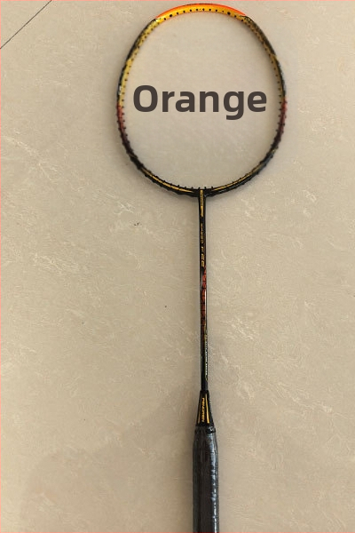 Sharp Edge F66 Raketa na bedminton z plných uhlíkových vlákien – Útočná ultraľahká, 75–79 g, Rukoväť G-5, Priamy úder