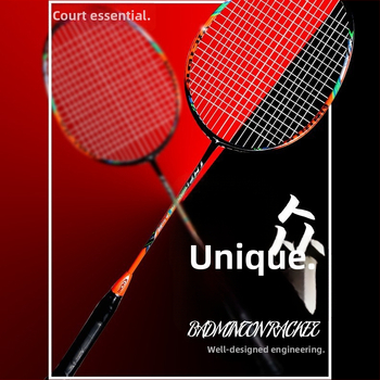 Regail badminton raketa s rámom z karbónového kompozitu; dĺžka 67 cm; hmotnosť 95–100 g; hrúbka úchopu G4; tuhosť tyčinky trochu tvrdšia (Karbonový rám; 67 cm; 95–100 g; G4 úchop; Tyčinka tvrdšia)