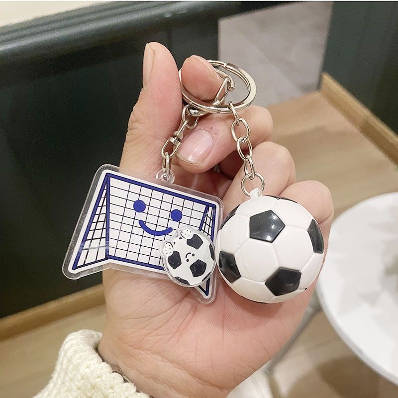 Ključni privezak s sportskim motivima (badminton, tenis, nogomet, košarka); akril; jednostavan i moderan stil; marka Other Homes
