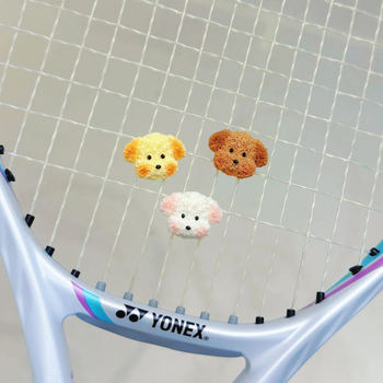 Amortizator za tenis raketu s dizajnom preslatkog štenca; kompatibilan s teniskim reketima