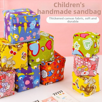 Bērnu smilšu maisiņi metienam – audums, 2 gab., vecums 4–6 gadi (Materiāls: audums • Daudzums: 2 gab. • Vecums: 4–6 gadi)