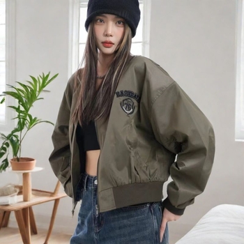 Trumpa striukė su siuvinėtomis raidėmis, Chenille audinys, Spandex pagrindas, beisbolo apykaklė, nulenkti pečiai