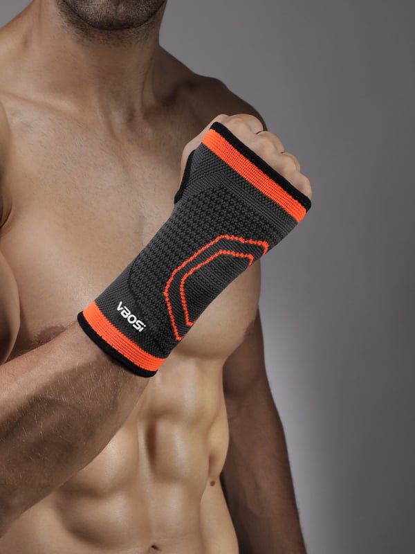 Plaukstas aizsargs — sviedru uzsūcošs, elpojošs neilons; piemērots svaru celšanai, skriešanai ar virvi, riteņbraukšanai