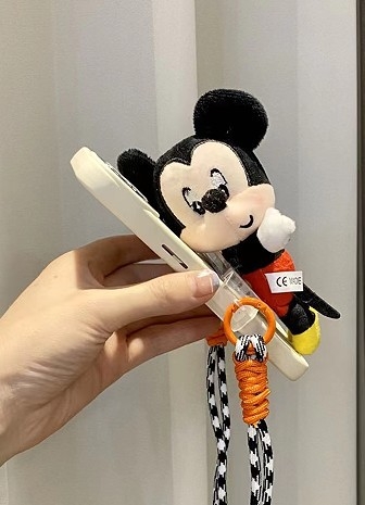 Plišano privjesak za telefon s klipsom i naramenicom – logotip otisnut sitotiskom, prilagodljiv dekor