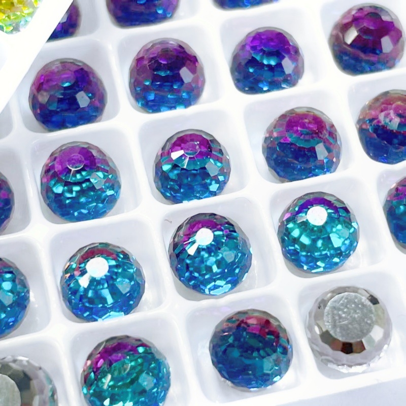 Rayahj Unisex lūpu auskari no titāna sakausējuma + kristāls, rokām darināti, ģeometrisks gradientais lodīšu dizains