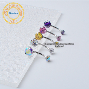 F136 Titāna sakausējuma nabas pirsings ar iekšējo vītni, 3 naglas, apaļš cirkon