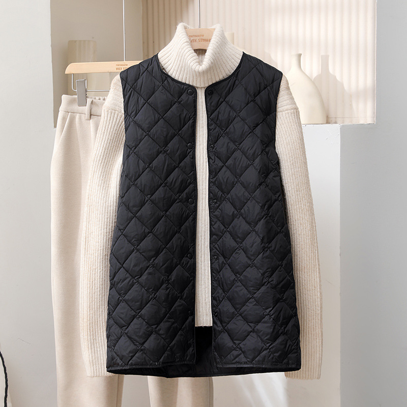 Vunena vestа bez rukava s punjenjem od patka perja, kašmir 51–55%, tanka, srednje duljine, V-izrez