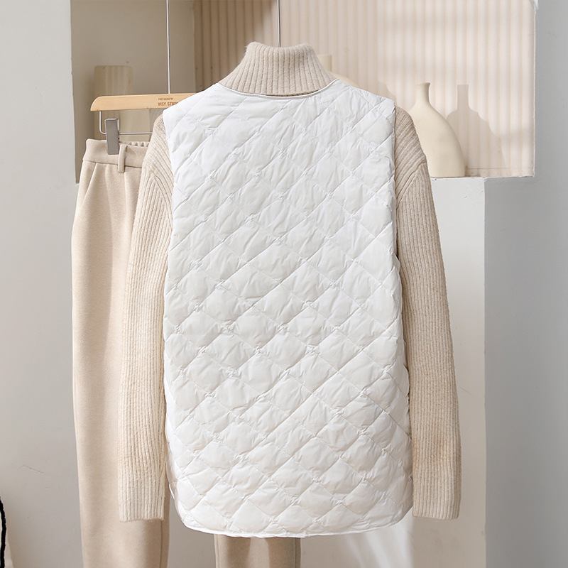 Vunena vestа bez rukava s punjenjem od patka perja, kašmir 51–55%, tanka, srednje duljine, V-izrez