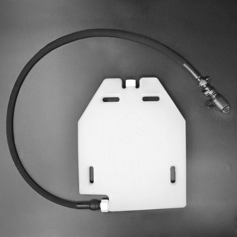 Taktikaline vest, millel on sisseehitatud 1.5 L veepaak ja veetorud, sobib enamikule taktikalistele vestidele