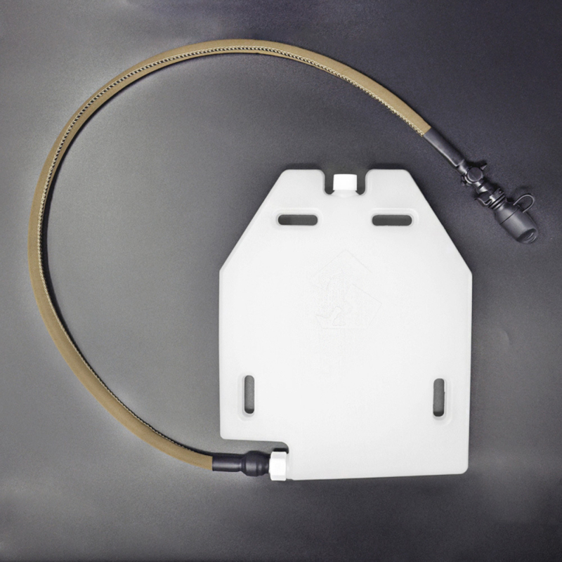 Taktikaline vest, millel on sisseehitatud 1.5 L veepaak ja veetorud, sobib enamikule taktikalistele vestidele