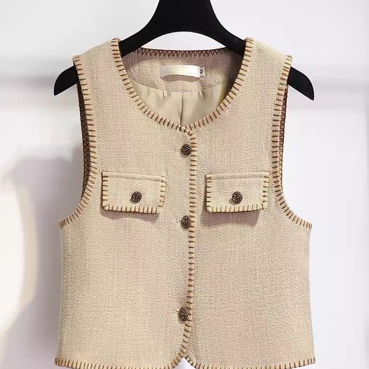 Vesta i haljina, dvodijelni set, jesen 2025, ženski Chanel-inspiriran stil; kostim sa suknom; duljina: mini suknja; glavni materijal: PVC; stil: Royal sister; rukavi: dugi