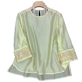 Sieviešu blūza no Mulberry Silk Organza ar izšuvumiem - apaļš kakls, garas piedurknes, brīvs piegriezums, garums 50–65 cm