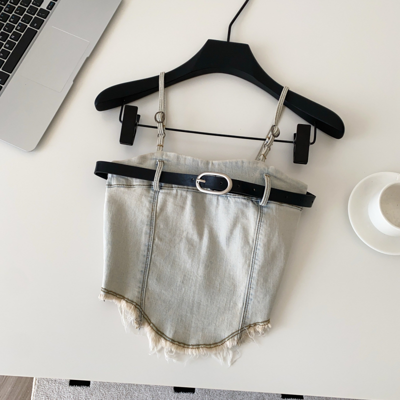 Be peties topas su diržu, poliesterio audinys, su franžėmis, trumpas kirpimas, siauras siluetas