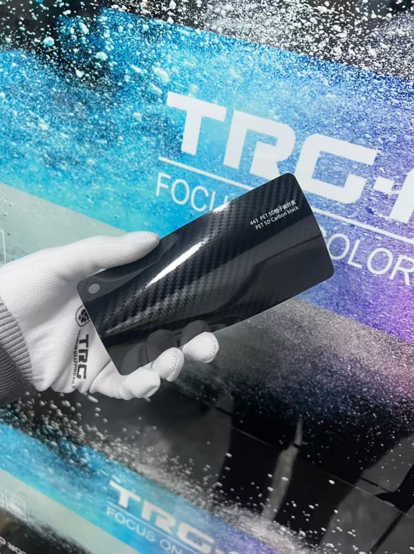 Филм за обвивка на автомобил PET с модел карбон фибър форджд, самозалепващ монтаж, дължина по заявка