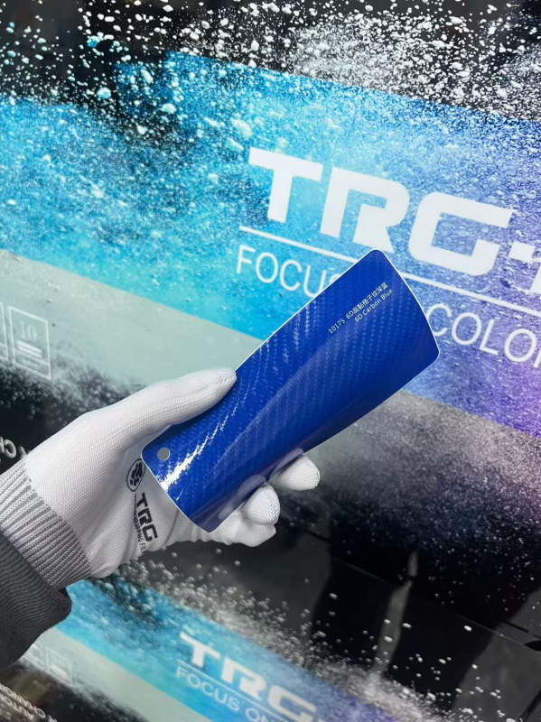 Филм за обвивка на автомобил PET с модел карбон фибър форджд, самозалепващ монтаж, дължина по заявка