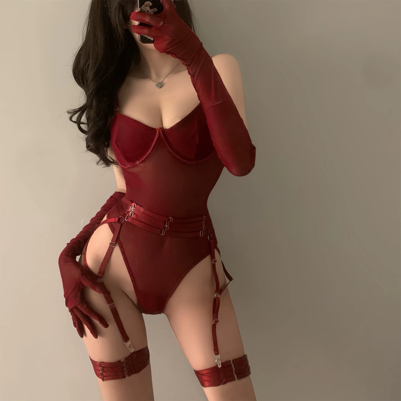 Little Peach set donjeg rublje s mrežastim panelima i trakama — grudnjak i bodi u jednom, prozirni mrežasti dio, poliester 70-80%