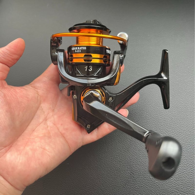 Spinning kolut s metalnim ležajevima za dugačke bacanja, univerzalni tip za morski i stijenski ribolov