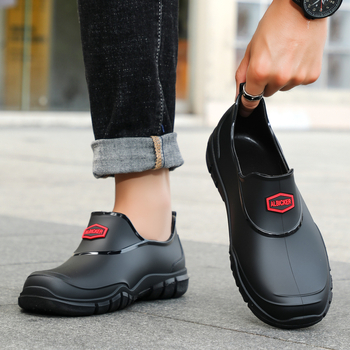 Férfi esőcsizma alacsony szárú, PVC felsőrész, PVC talp, EVA talpbetét, csúszásmentes