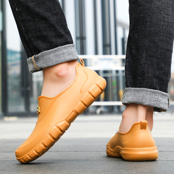 Férfi esőcsizma alacsony szárú, PVC felsőrész, PVC talp, EVA talpbetét, csúszásmentes