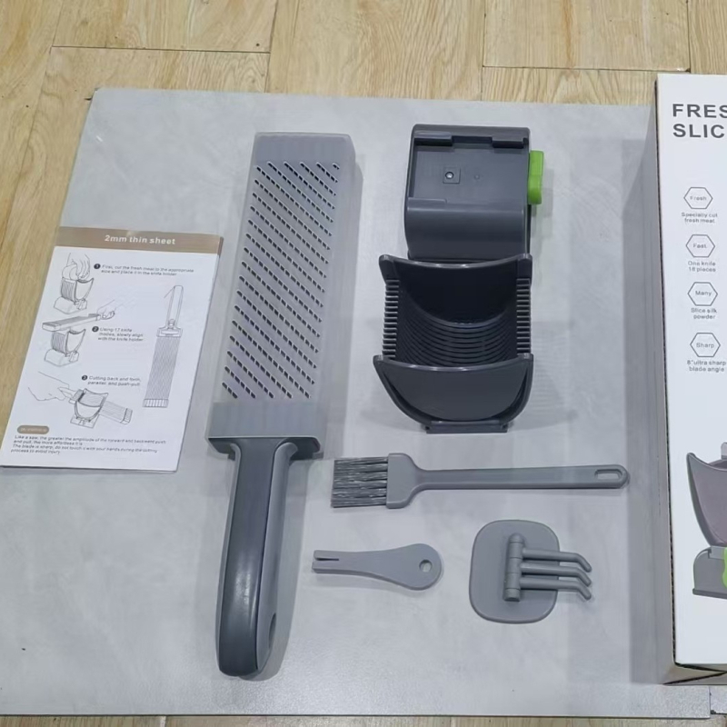 Домашна ръчна месоразрязвачка: ABS корпус, нож от неръждаема стомана; режeне на месо на филийки, ивици и кубчета; персонализиране и възможност за печат на лого